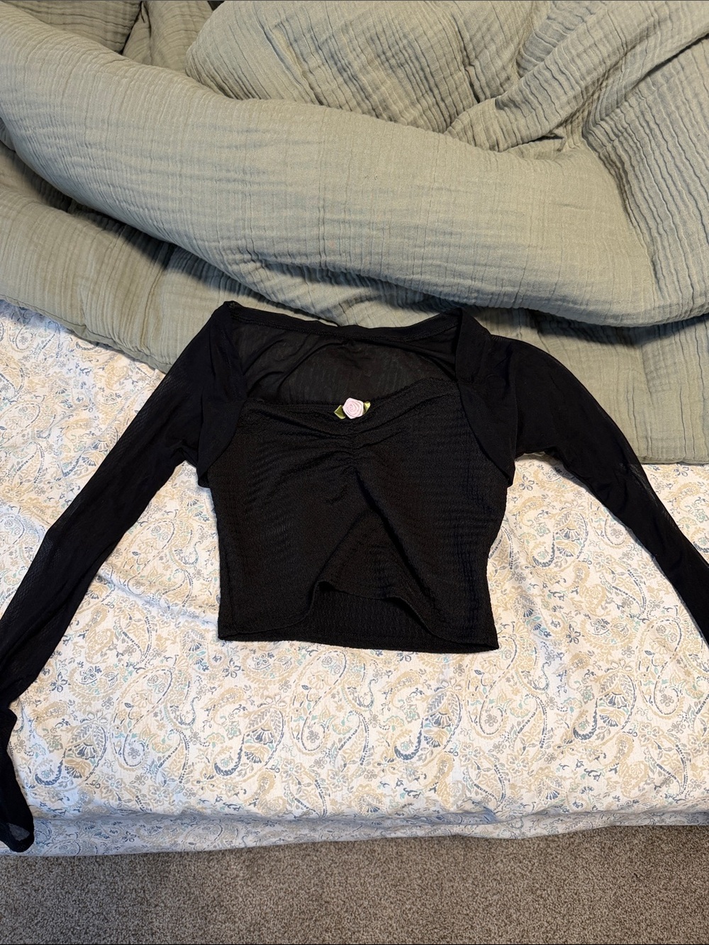 SHEIN Black Long Sleeve Ruched Crop Top
